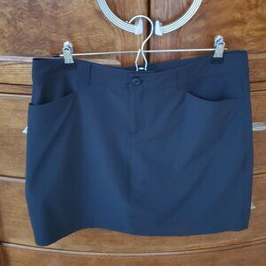 Eddie Bauer Skirt with pockets and built in shorts - Size 8 Black